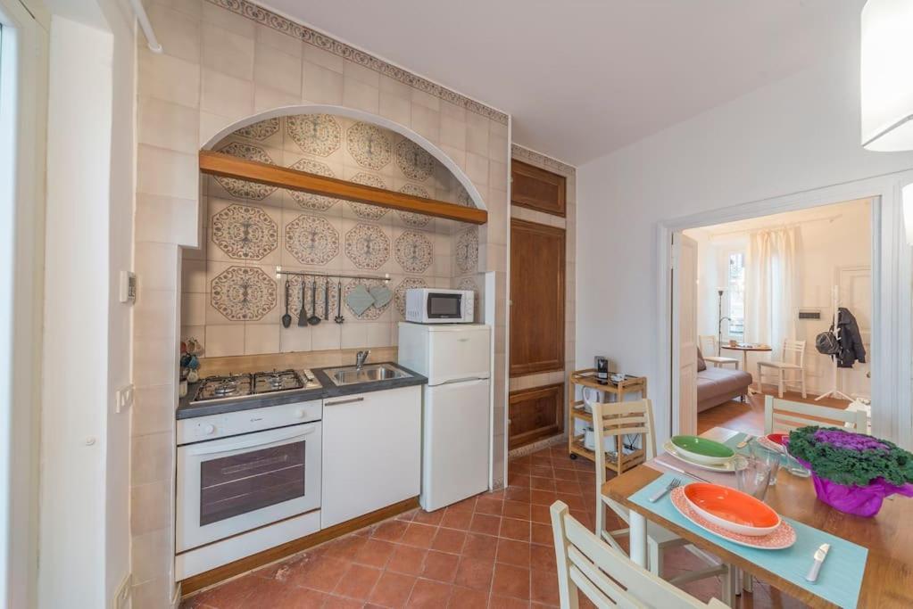 Trevi Domus Avignonesi Apartment Rome Bagian luar foto